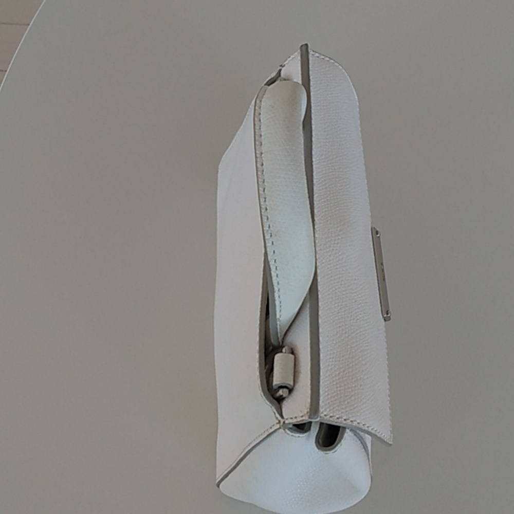 🛍️Tumi leather crossbody. EUC - Picture 8 of 13